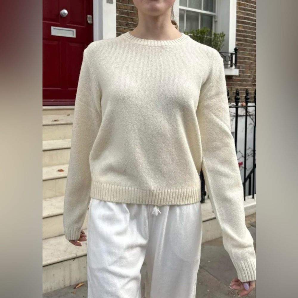 Brandy Melville Abi Sweater NWT
100% wool